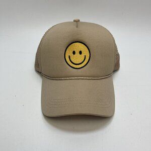 DAVID and YOUNG - Adjustable snapback Trucker hat Sand / Yellow Smiley OSFA